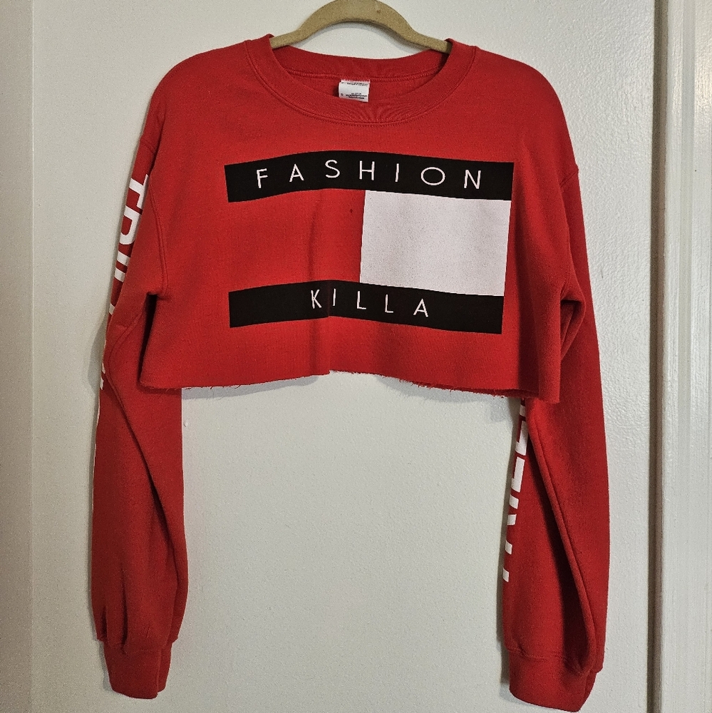 Red "Fashion Killa" Cropped Long Sleeve Sweatshirt - Size Small